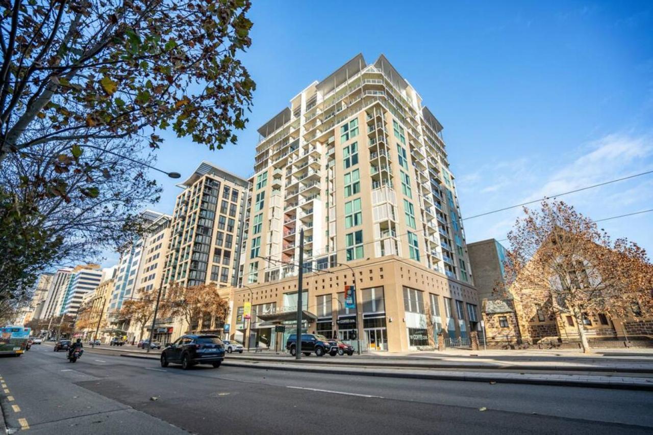 Illuminate North Terrace - Executive Cbd Apartment Adelaide Exterior photo